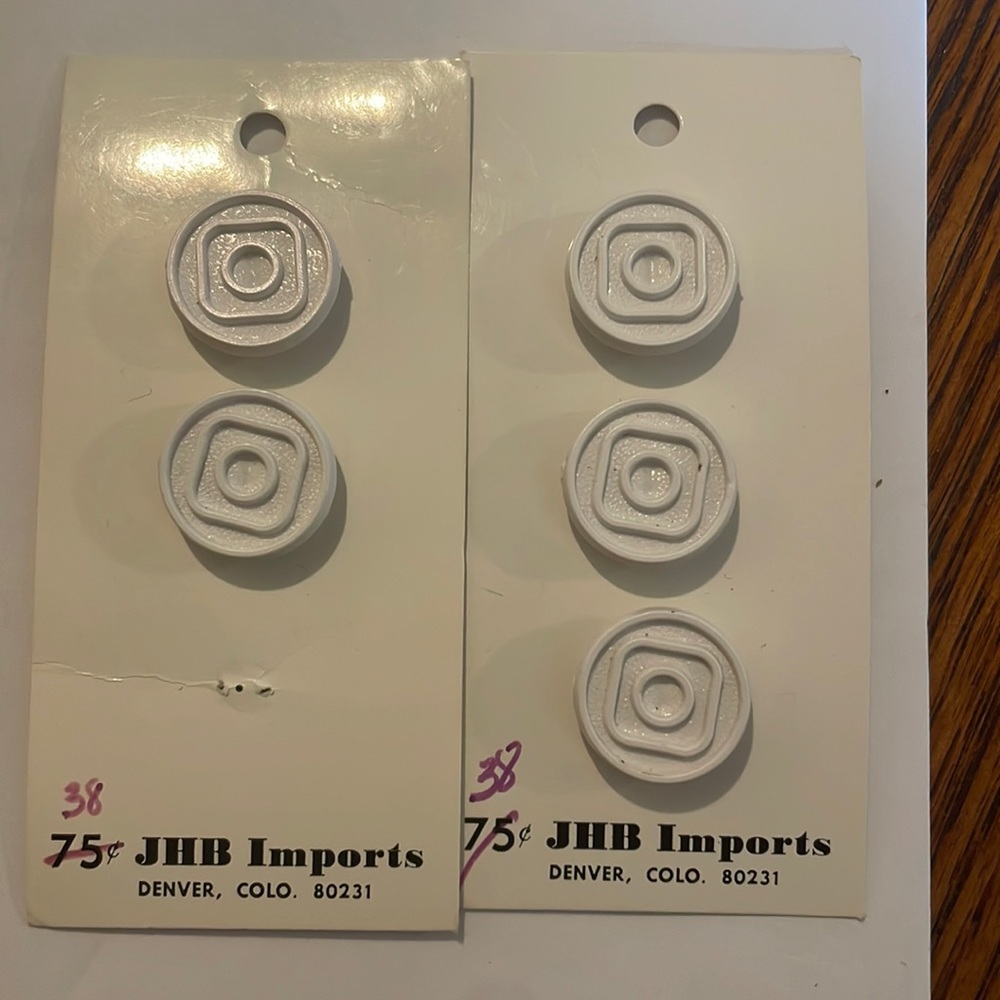 Vintage Buttons Looks Like Instagram